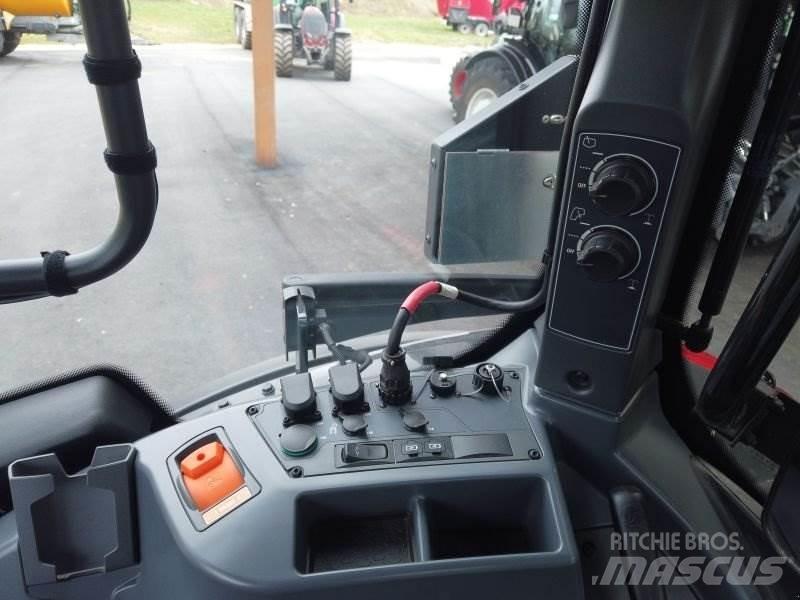 Valtra Q305 Tractoren