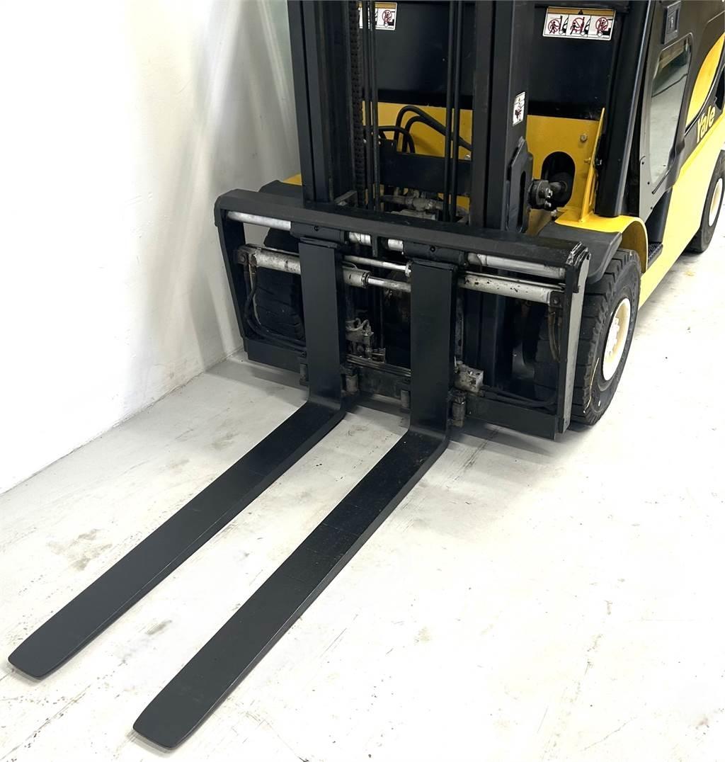 Yale GDP25LX Diesel heftrucks