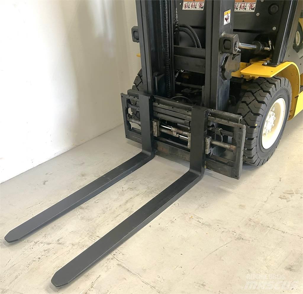 Yale GDP25MX Diesel heftrucks