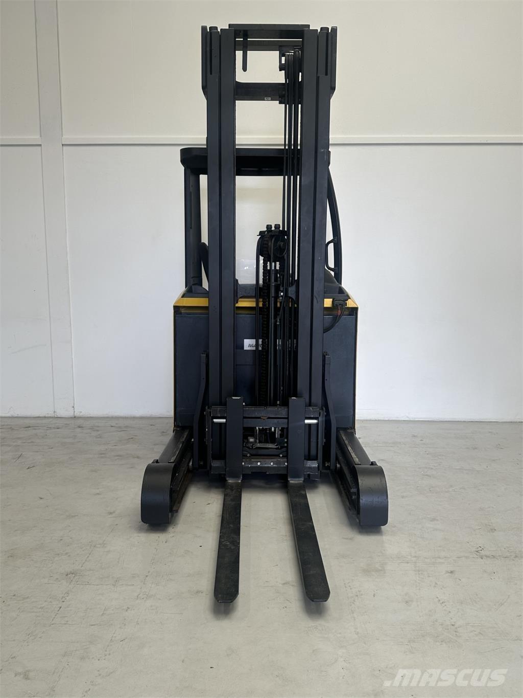 Yale MR14 Reachtruck voor hoog niveau