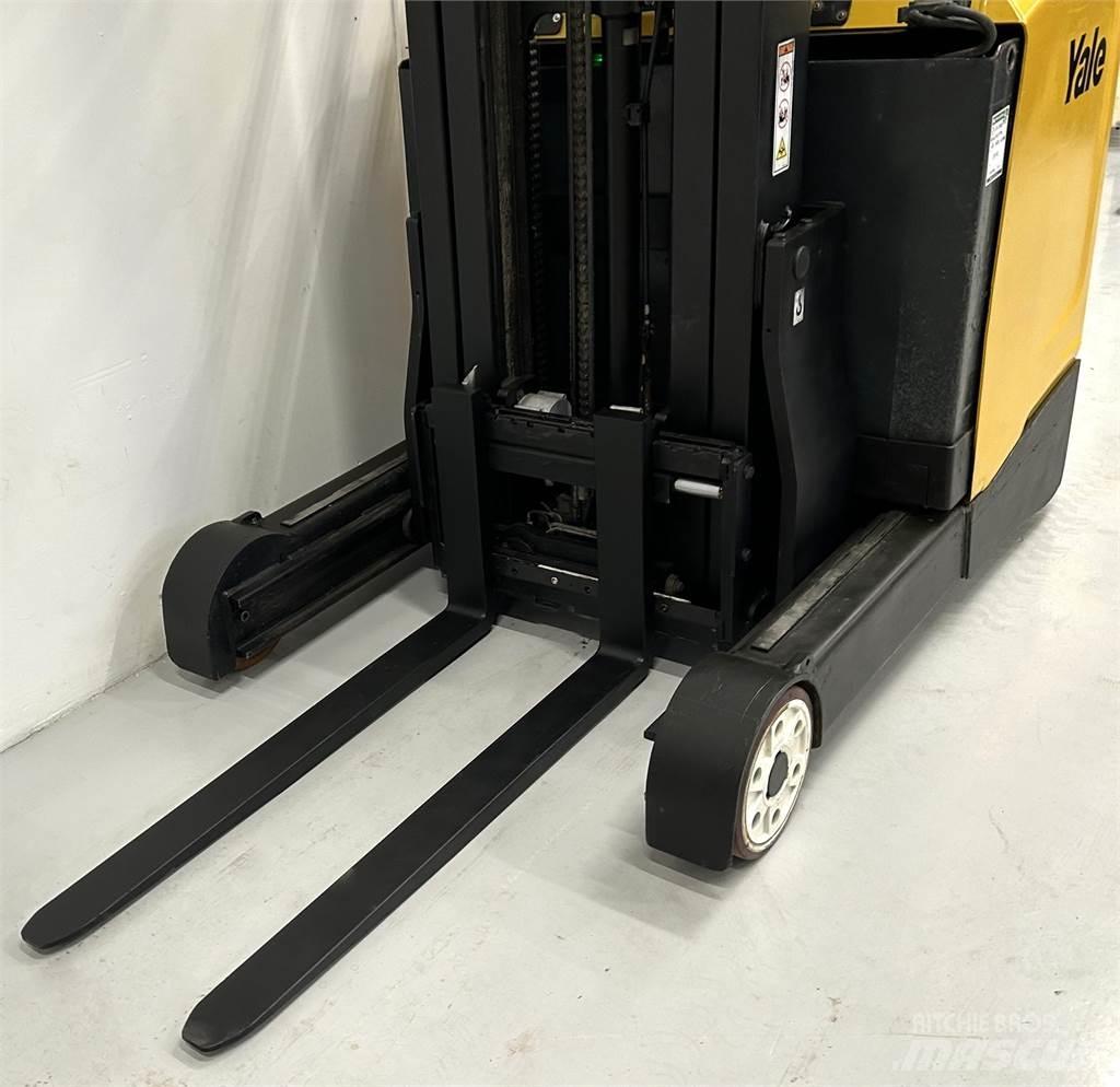 Yale MR14 Reachtruck voor hoog niveau