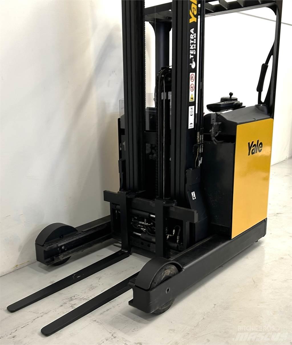 Yale MR16 Reachtruck voor hoog niveau