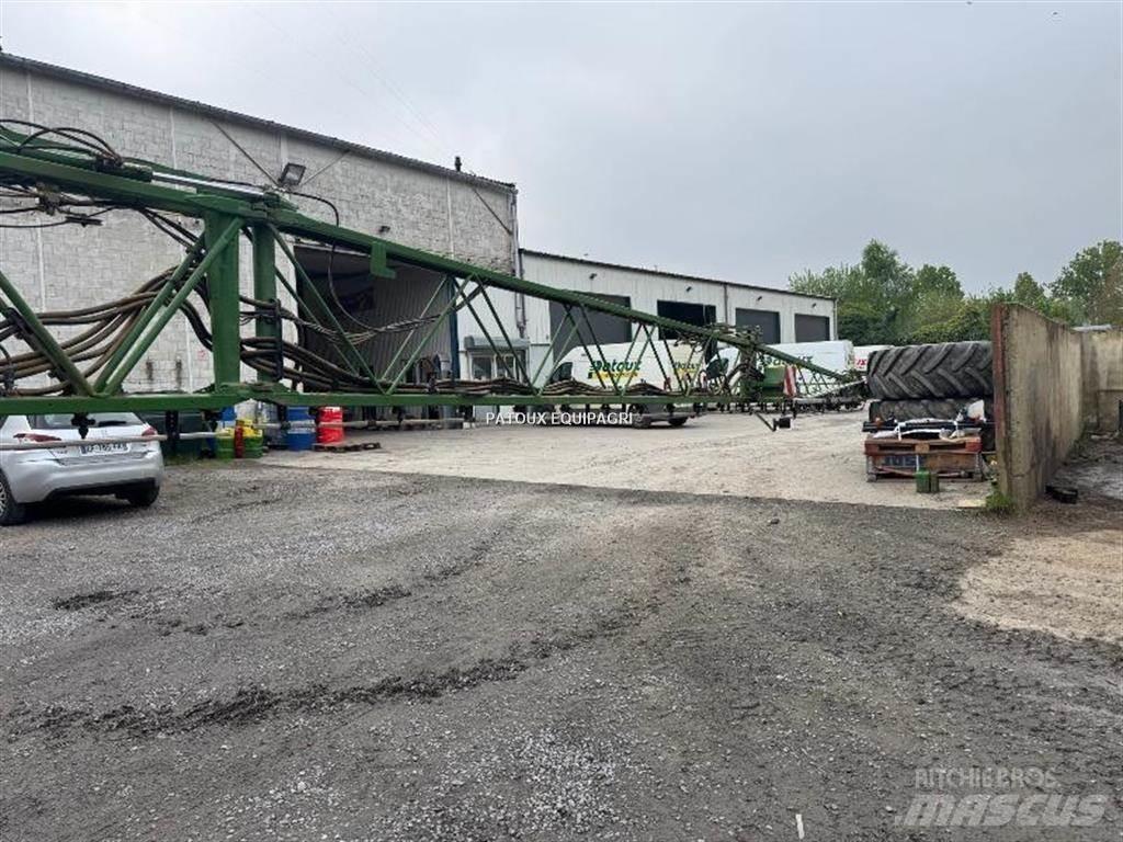 Amazone UX5200 Getrokken spuitmachines