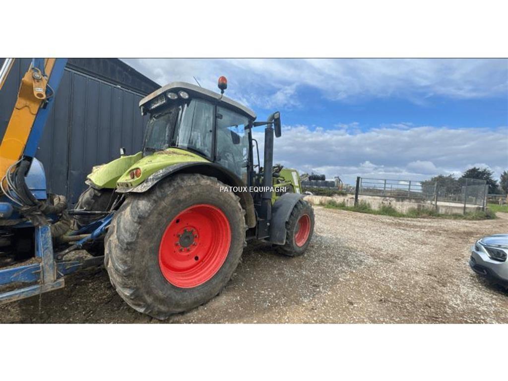 CLAAS ARION640 Tractoren