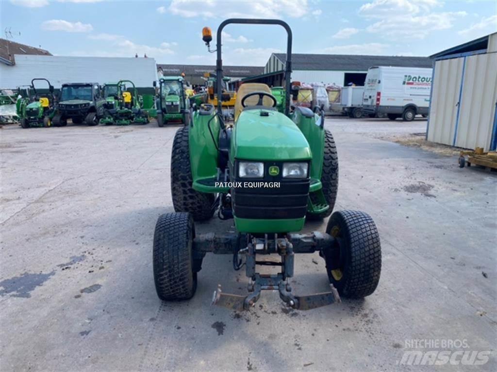 John Deere 4710 Tractoren