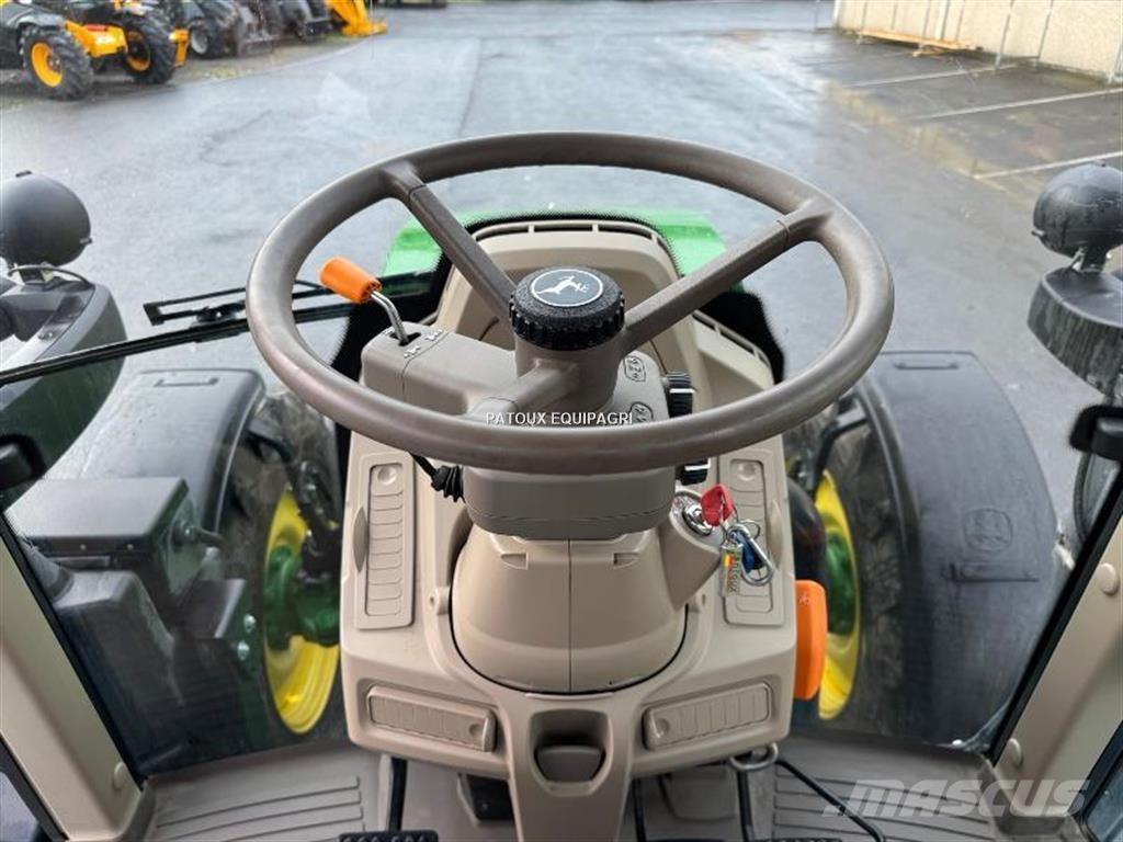 John Deere 6120M Tractoren