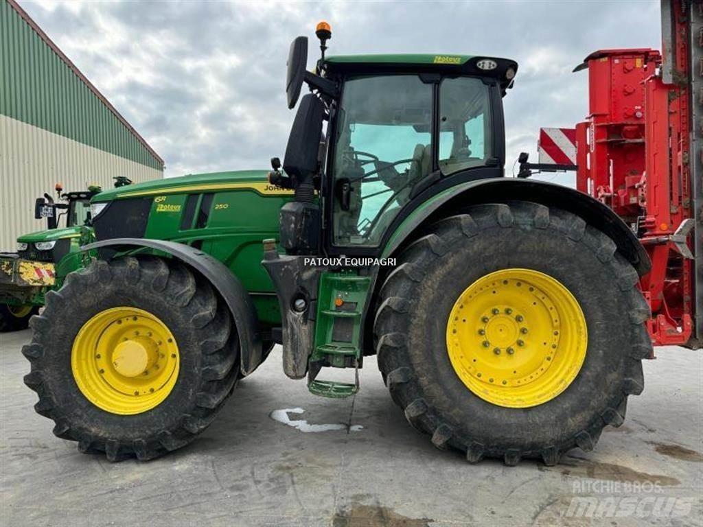 John Deere 6R250 Tractoren