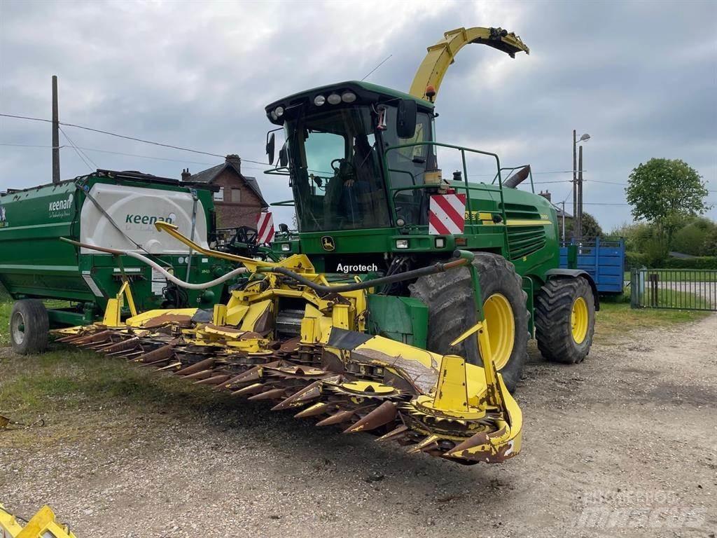 John Deere 7450 Getrokken veldhakselaar