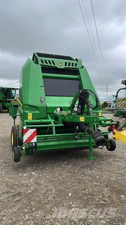 John Deere V461M Ronde-balenpersen