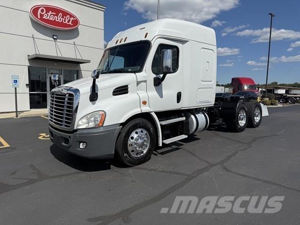 Freightliner CASCADIA 116 Trekkers