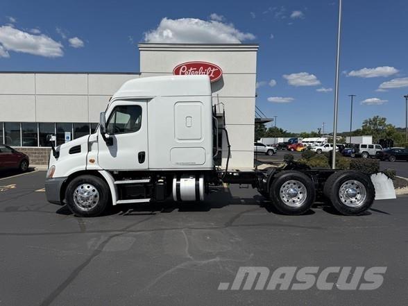 Freightliner CASCADIA 116 Trekkers