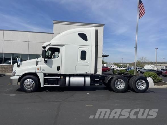 Freightliner CASCADIA 116 Trekkers