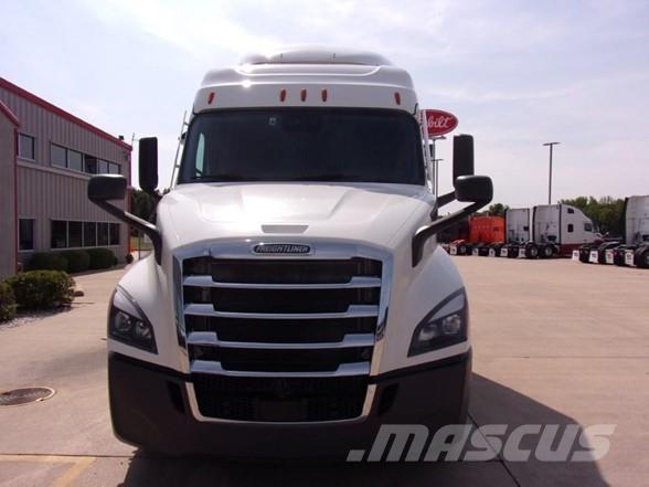Freightliner CASCADIA 116 Trekkers