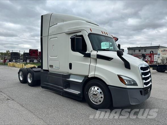 Freightliner CASCADIA 116 Trekkers