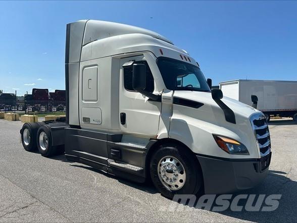 Freightliner CASCADIA 116 Trekkers