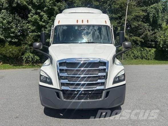 Freightliner CASCADIA 116 Trekkers