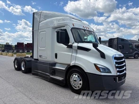 Freightliner CASCADIA 116 Trekkers