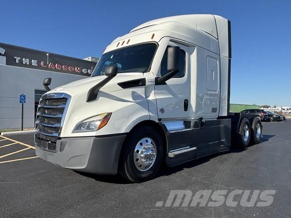 Freightliner CASCADIA 116 Trekkers