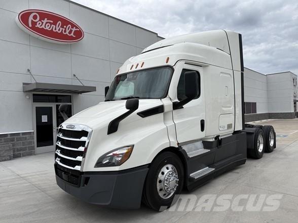 Freightliner CASCADIA 116 Trekkers