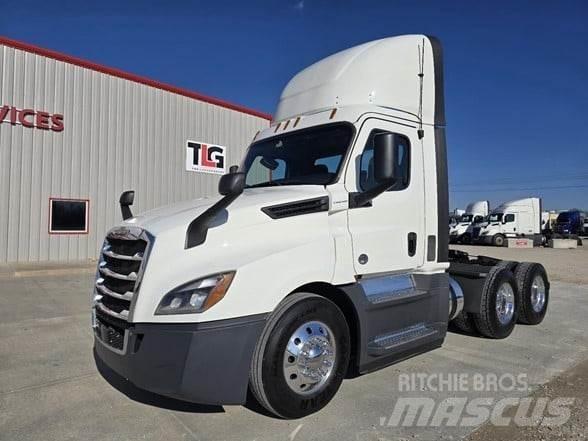 Freightliner CASCADIA 126 Trekkers