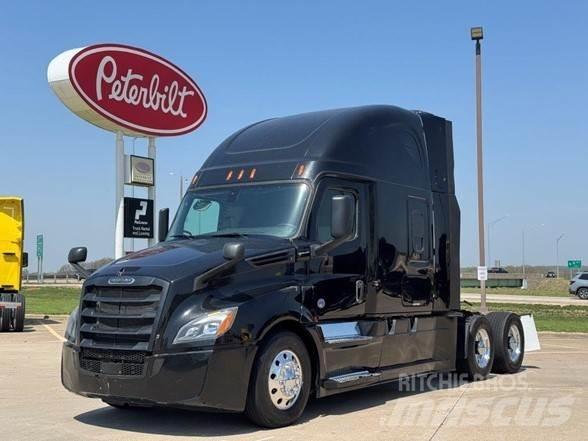 Freightliner CASCADIA 126 Trekkers