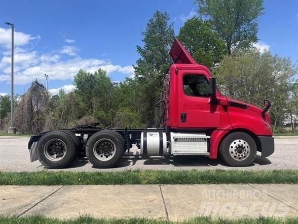 Freightliner CASCADIA 126 Trekkers