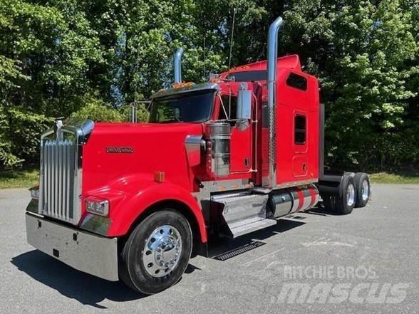 Kenworth W900 Trekkers