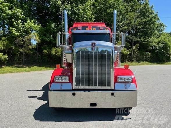 Kenworth W900 Trekkers