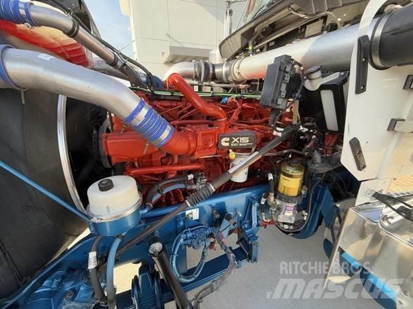 Kenworth W900B Trekkers