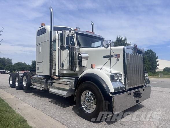 Kenworth W900B Trekkers