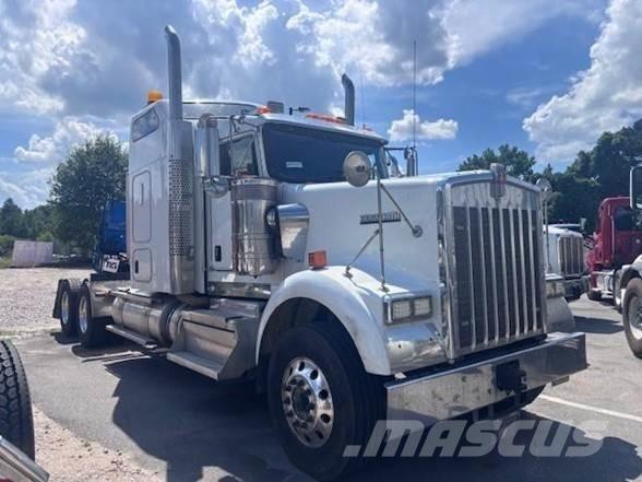 Kenworth W900B Trekkers