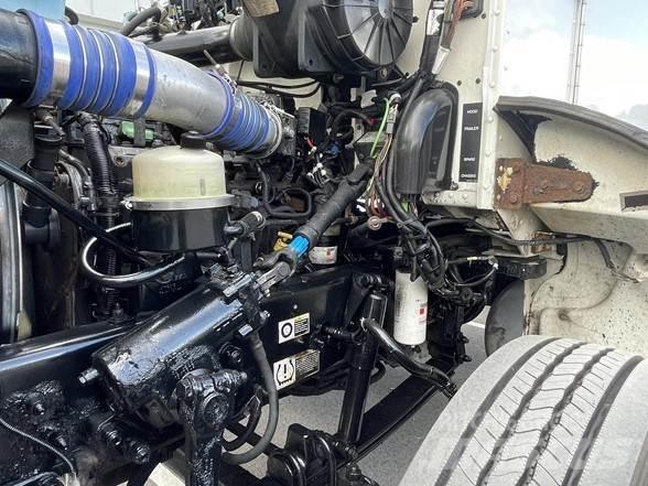 Peterbilt 337 Trekkers
