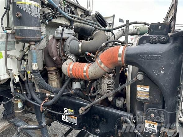 Peterbilt 337 Trekkers