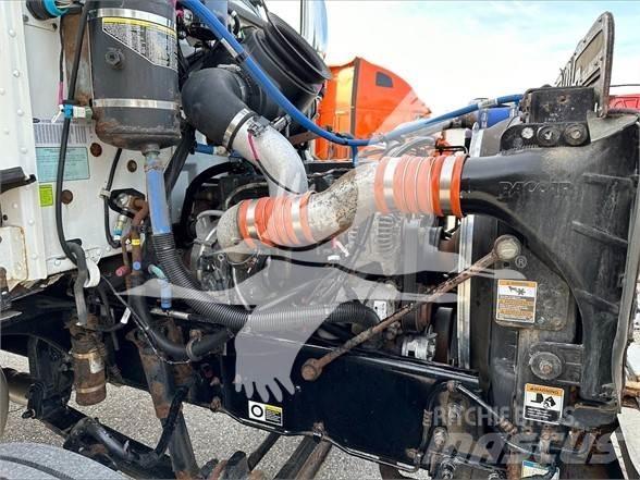 Peterbilt 337 Bakwagens met gesloten opbouw