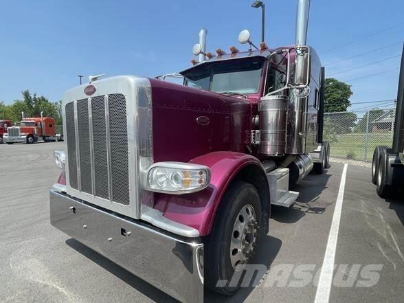 Peterbilt 389 Trekkers