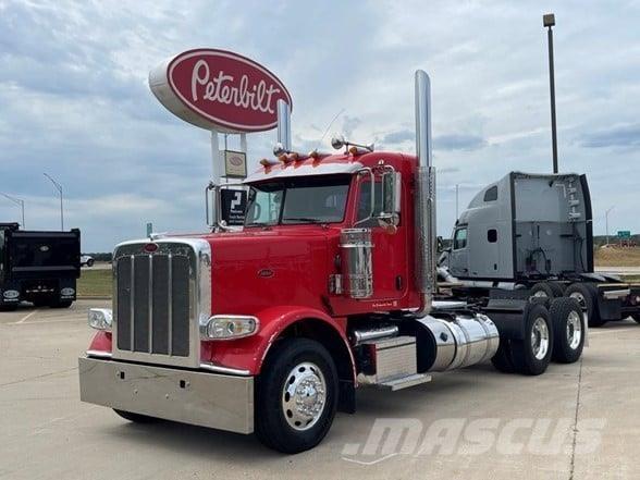 Peterbilt 389 Trekkers