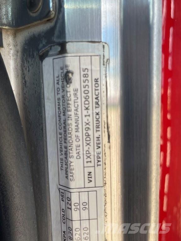 Peterbilt 389 Trekkers