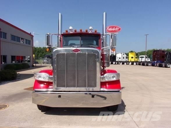 Peterbilt 389 Trekkers