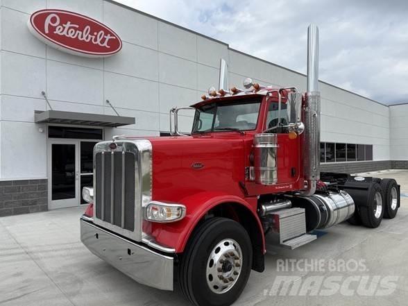 Peterbilt 389 Trekkers