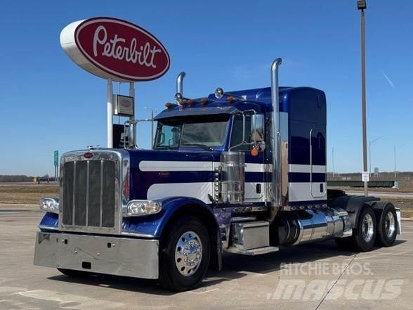 Peterbilt 389 Trekkers