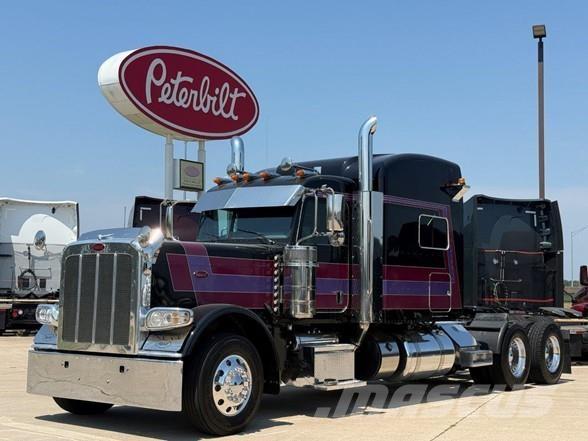 Peterbilt 389 Trekkers