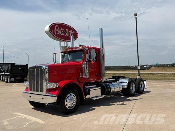 Peterbilt 389 Trekkers