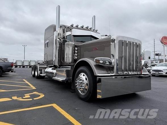 Peterbilt 389 Trekkers