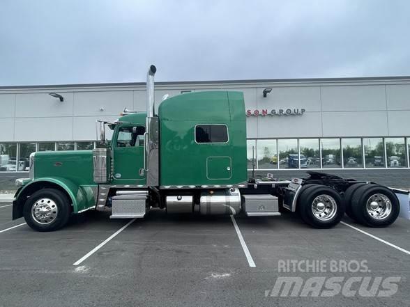 Peterbilt 389 Trekkers