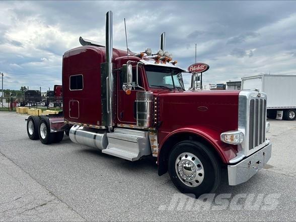 Peterbilt 389 Trekkers