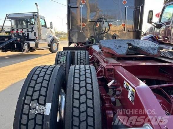 Peterbilt 389 Trekkers
