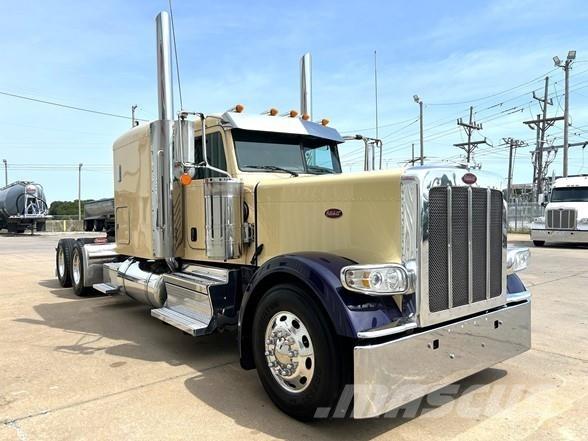 Peterbilt 389 Trekkers