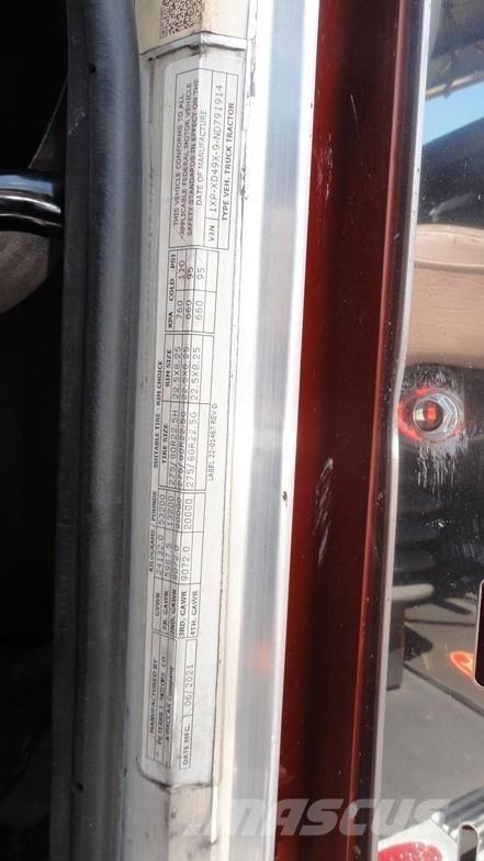 Peterbilt 389 Trekkers