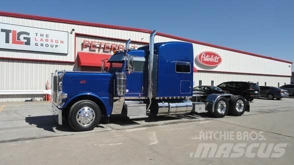 Peterbilt 389 Trekkers
