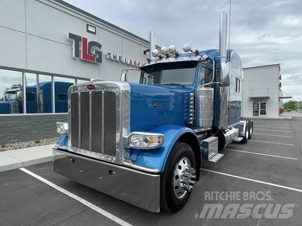 Peterbilt 389 Trekkers